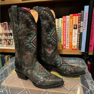 Women’s cowboy boots never worn.